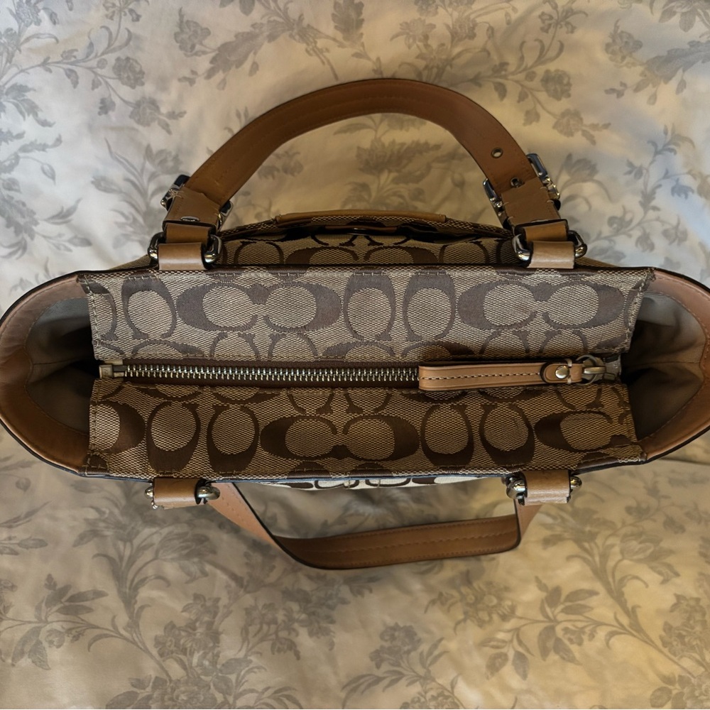 Coach Hampton Signature Canvas With Leather Trim Tote Bag - Picture 9 of 16